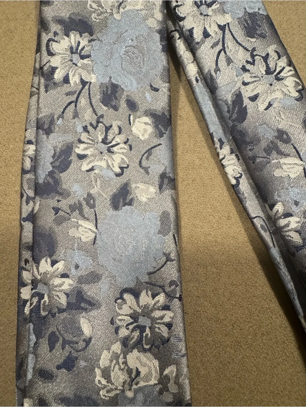 BespokeFit Silver and Light Blue Floral Men's Tie - Picture 2 of 4